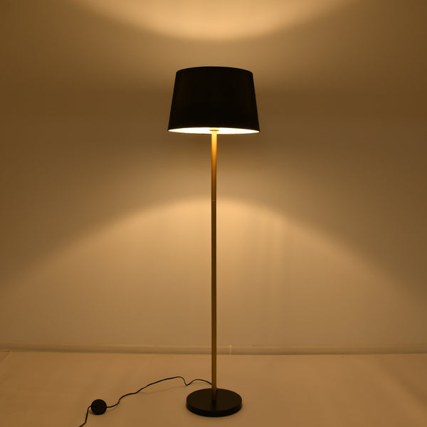 CEDAR 00829 Moderne Stehlampe, einflammig, 1 x E27, goldene Metallglocke mit schwarzem Stoff und schwarzem Sockel, D40 x H148 cm