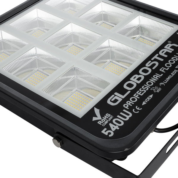 TITAN Profi-Flutlicht für Tennis- und Fußballplätze, 5 x 5 LEDs, 540 W, 67500 lm, 60° x 90°, FishEye, AC 220–240 V – wasserdicht IP67 – natürliches Weiß 5000 K – TÜV Rheinland-zertifiziert – 5 Jahre Garantie