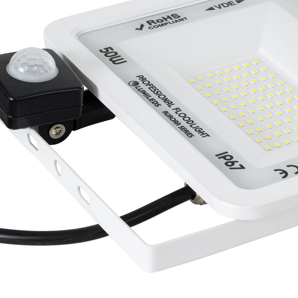 AURORA 61442 Επαγγελματικός Προβολέας LED 50W 6250lm 120° AC 220-240V με Ενσωματωμένο Ρυθμιζόμενο Αισθητήρα Κίνησης PIR - Αδιάβροχος IP67 - Μ21 x Π5 x Υ21cm - Λευκό - Ψυχρό Λευκό 6000K - LUMILEDS Chips - TÜV Rheinland Certified - 3 Years Warranty